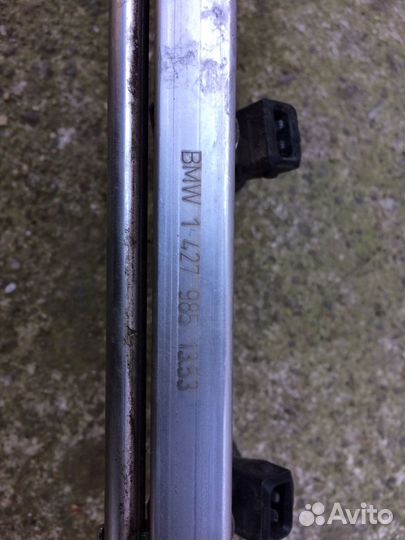 Топливная рампа с форсунками bmw е39