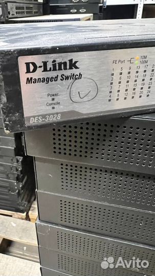 Коммутатор D-Link DES-3028