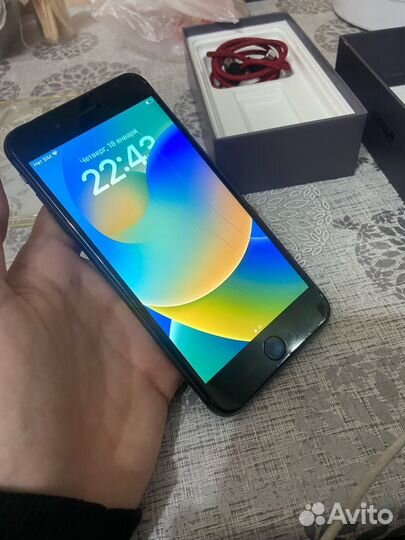 iPhone 8 Plus, 64 ГБ