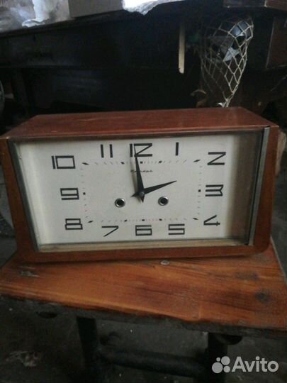 Настольные часы очз