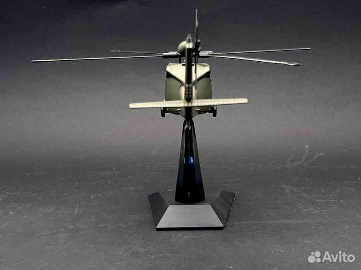 Модель вертолета UH-60A Black Hawk США 1:72
