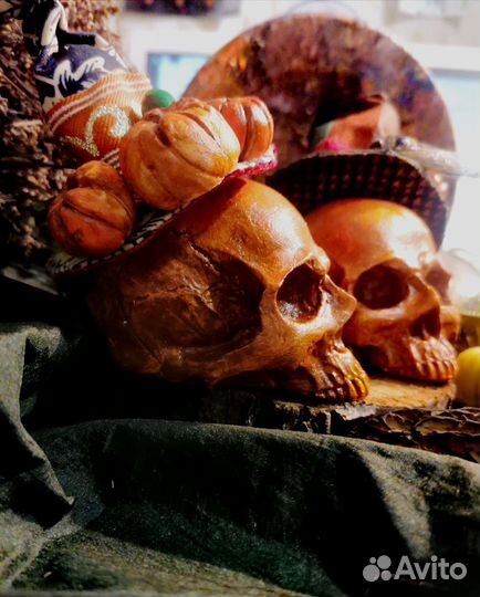 Череп декоративный к Хеллоуину