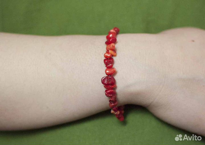 Коралловый браслет