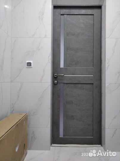 Межкомнатная дверь бетон темный экошпон