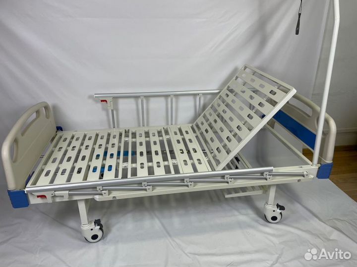 Медицинская кровать металическая