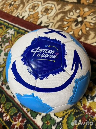 Футбольный мяч