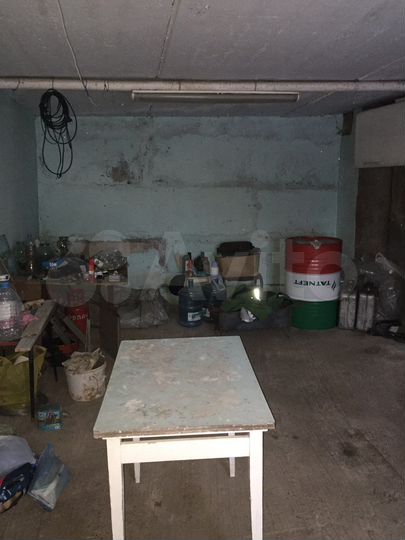 Гараж, > 30 м²