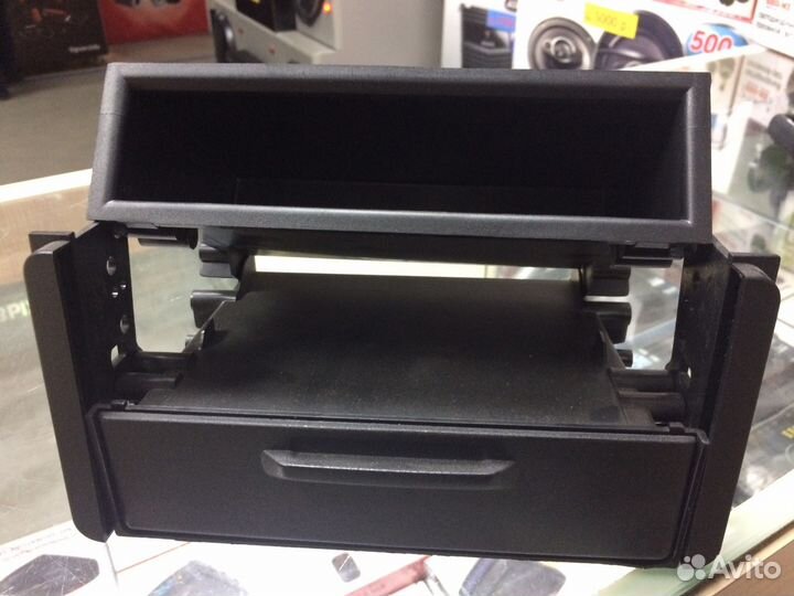 Карман под магнитофон