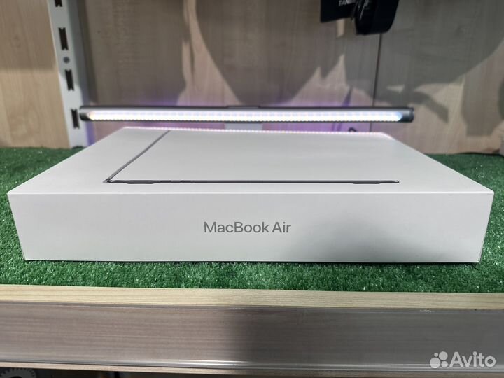 13’ Macbook air m2 8/512