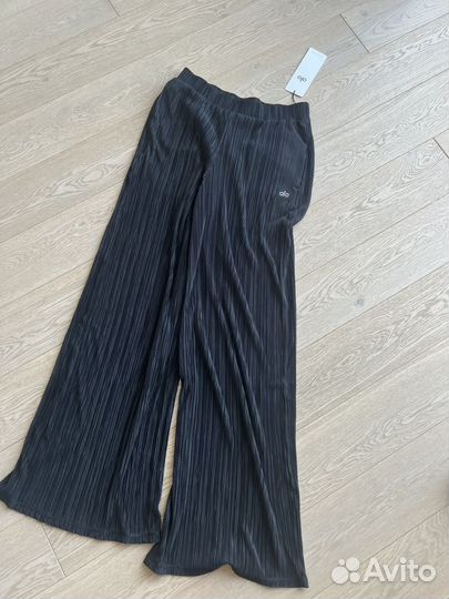 Alo yoga костюм