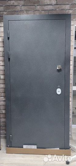 Дверь уличная с терморазрывом (металл/мдф)