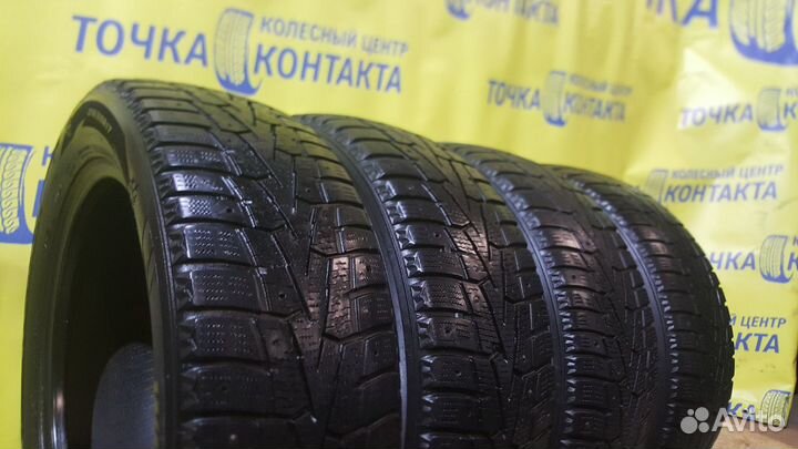 Roadstone WINGUARD Spike 215/55 R17