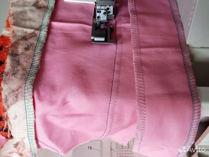 Коверлок Pfaff 4852 бу. Япония