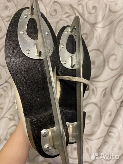 Коньки фигурные женские 40 размер