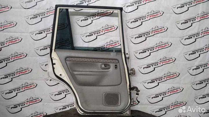 Дверь mazda demio DW3W DW5W D20173031 задняя левая