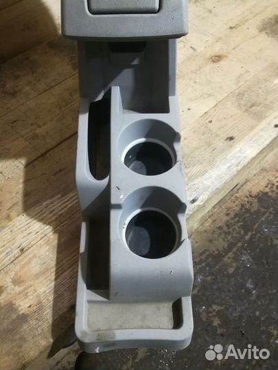 Консоль центральная Dodge Caliber