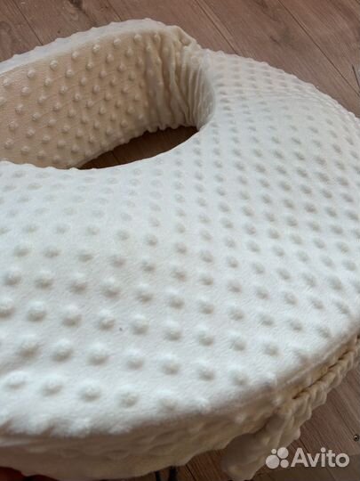 Подушка-позиционер для кормления новорожденных