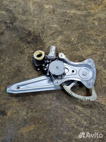 Стеклоподъемник задний левый Toyota Avensis T 270