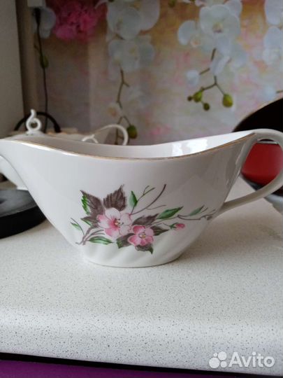 Фарфоровый соусник