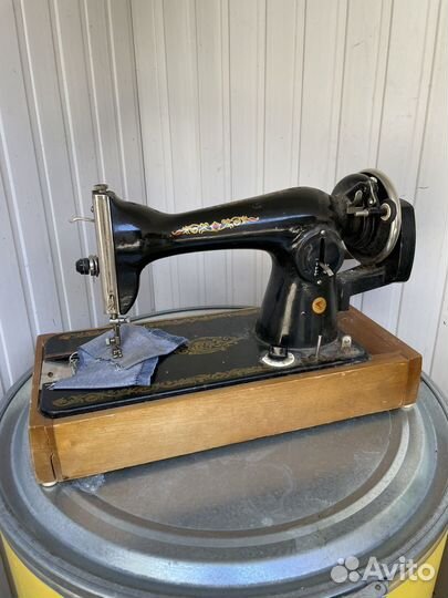 Швейная машина