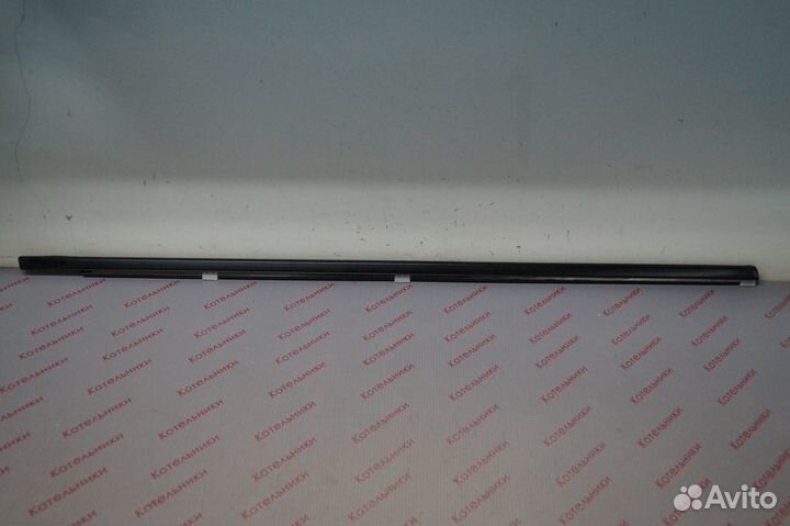 Nissan 80820-AV600 Молдинг перед правый