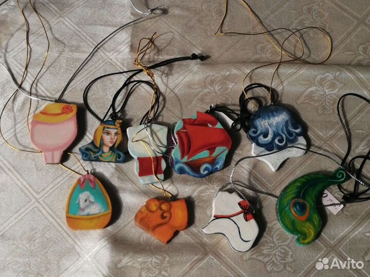 Украшения из дерева