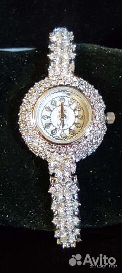 Часы с кристаллами Сваровски