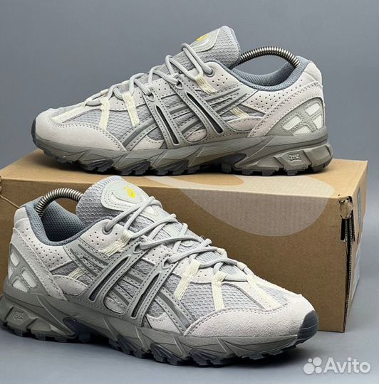 Удобные кроссовки Asics Sonoma