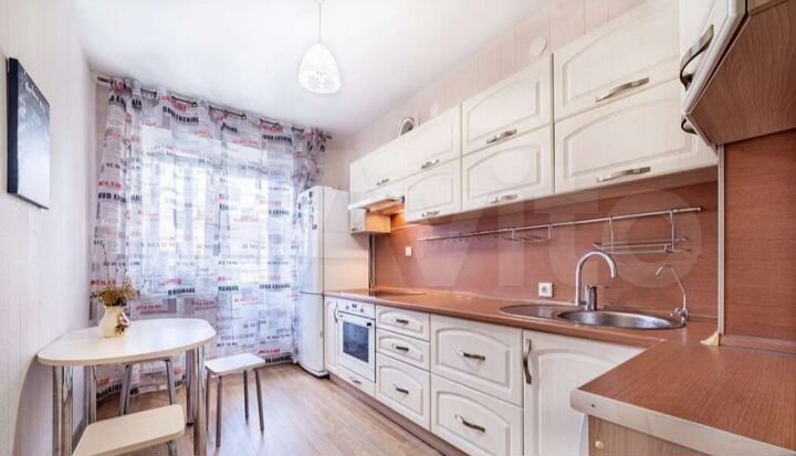 2-к. квартира, 60 м², 9/9 эт.