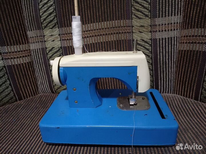 Детская швейная машинка Ладушка