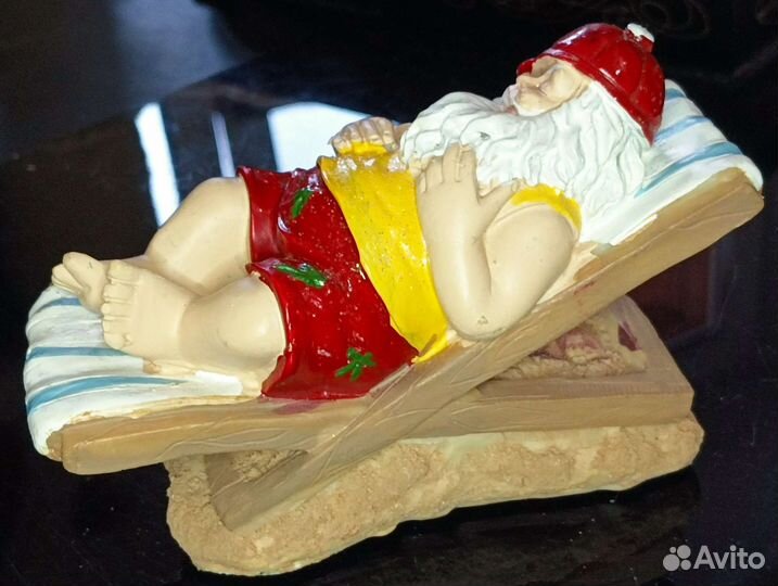 Дед мороз Санта на отдыхе