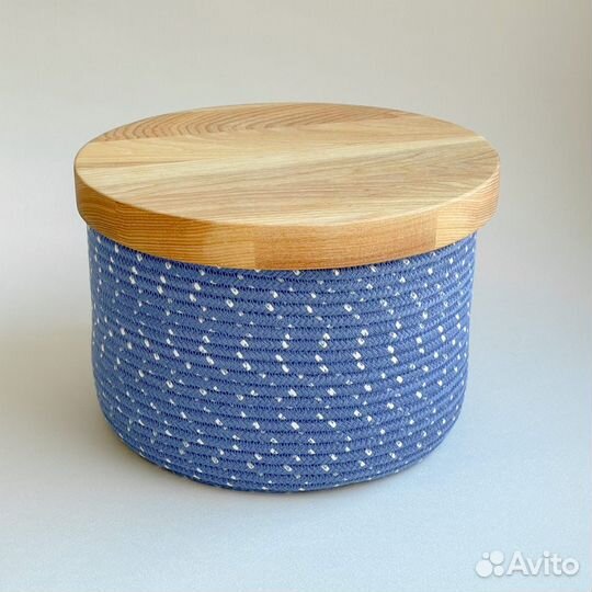 Корзина с крышкой-подносом из ясеня