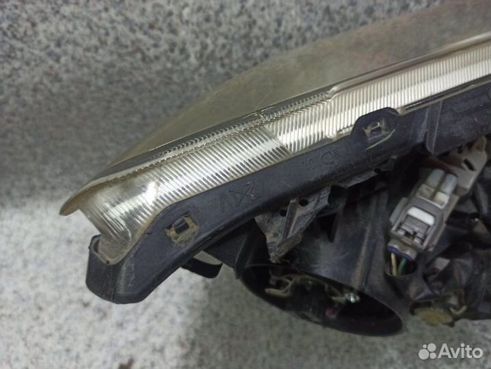 Фара левая Toyota Avensis T250 2007