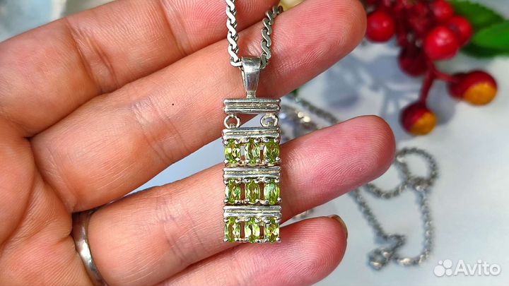 Подвеска с хризолитами 2,52ct, 37*11мм, 8,06гр 925