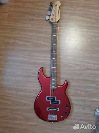 Бас гитара yamaha bb424