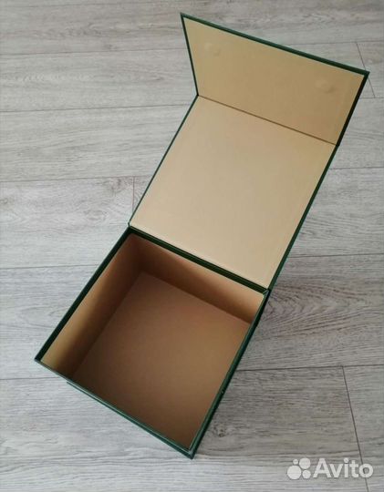 Коробка 23*23 на магниткой застежке