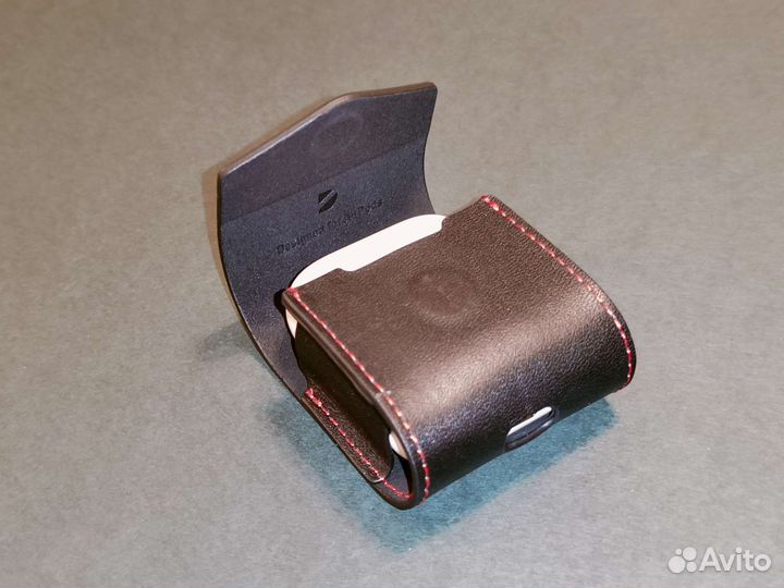 Кожаный чехол для AirPods