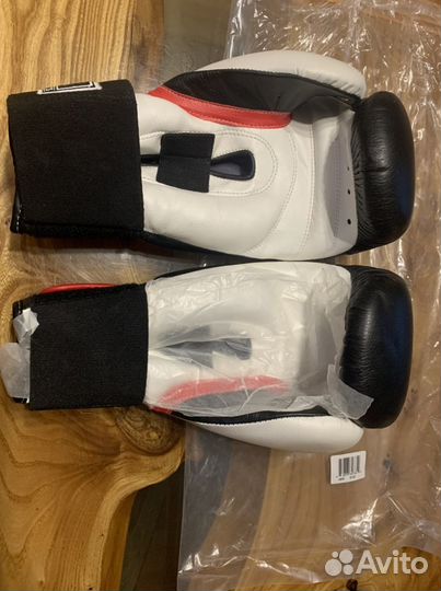 Боксерские перчатки Contender 10 унций