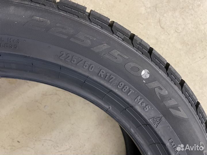 Pirelli Formula Ice FR 225/50 R17 98T