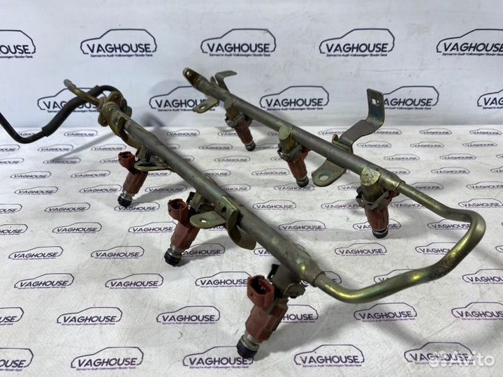 Рампа топливная Nissan Maxima A33 2.0 2004