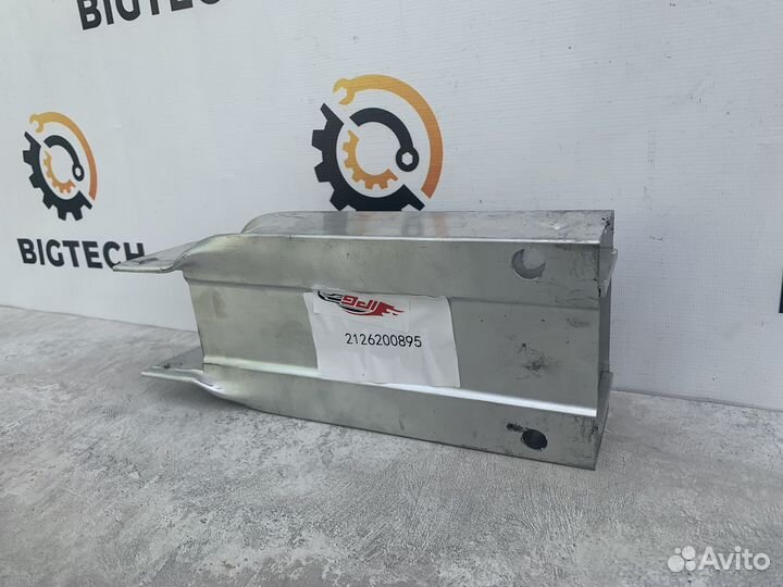 Кронштейн бампера Mercedes W212 A2126200695