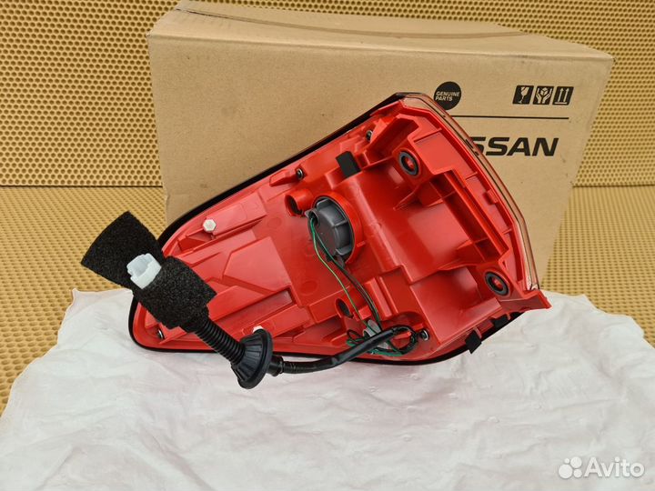 Фонарь в крыло задний правый Infiniti Qx56 Qx80