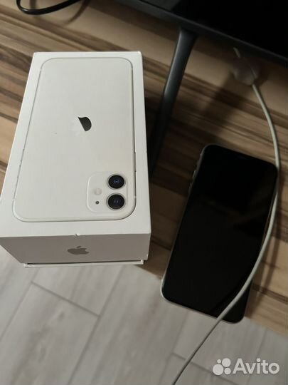 iPhone 11, 64 ГБ