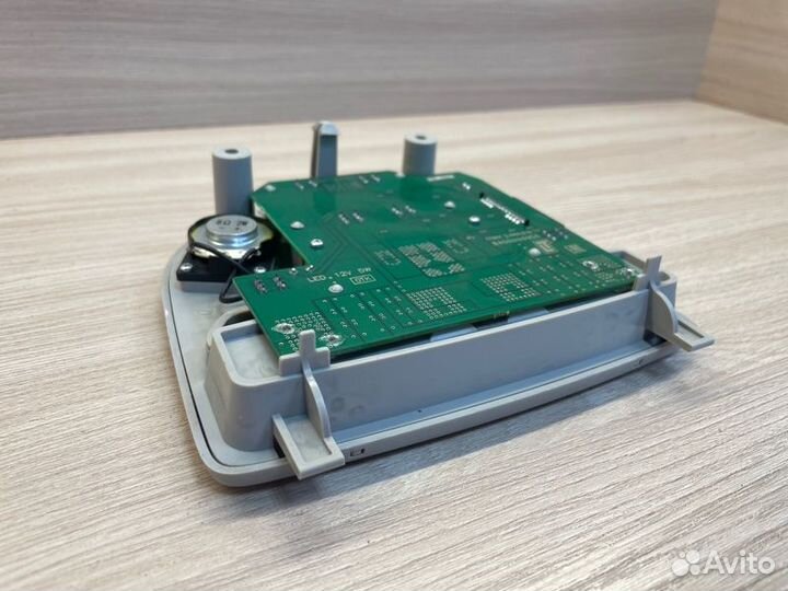 Плафон освещения салона передний LADA X-Ray