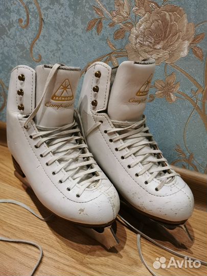 Фигурные коньки jackson