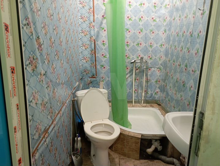 Комната 12 м² в 9-к., 3/3 эт.