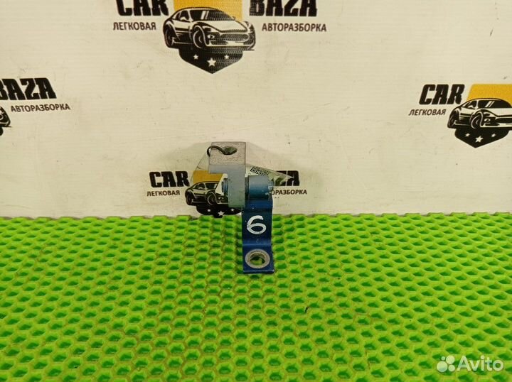 Петли двери верхние левые L