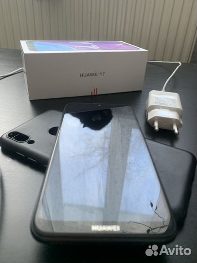 HUAWEI Y7 (2019), 4/64 ГБ