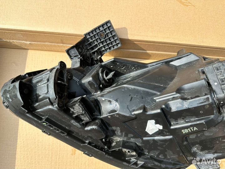 Фара правая kia rio х line 92102H0000