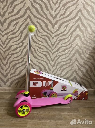 Самокат трехколесный новый детский